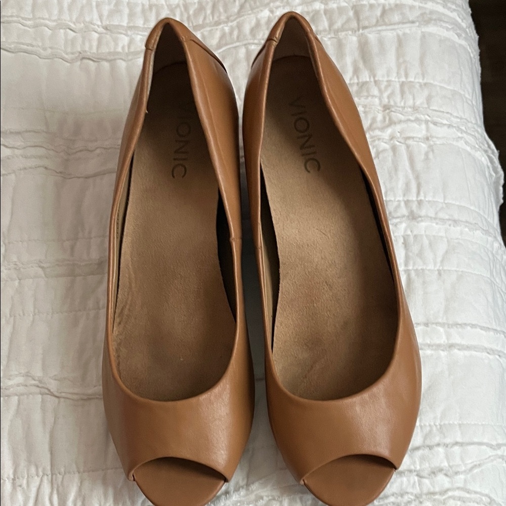Vionic Women's Brown Peep Toe Heels Size 8 WIDE
